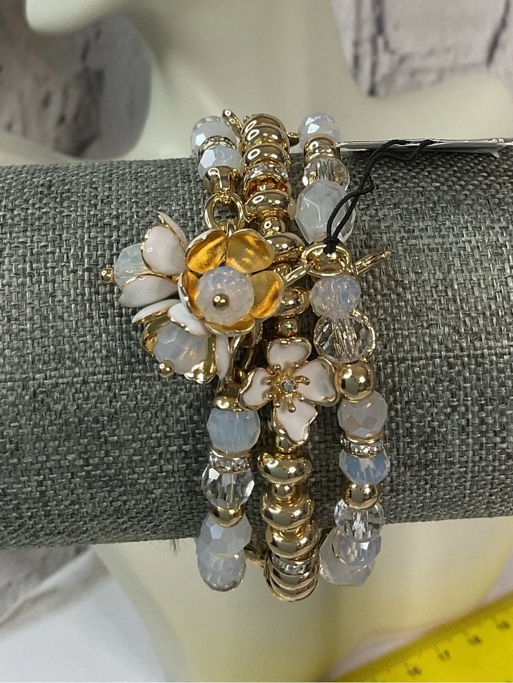 🌟🌟 Anne Klein Flower Charm Bead Bracelet